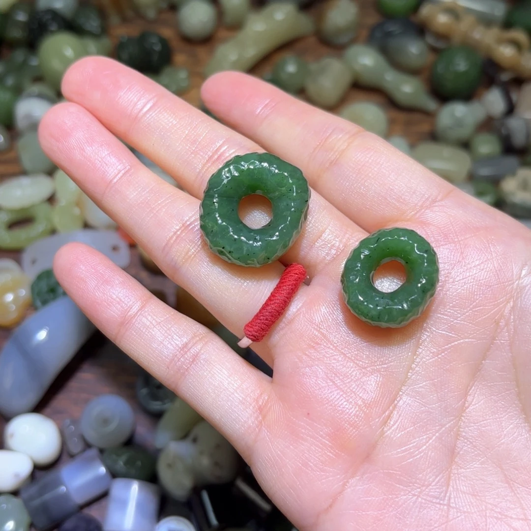 慕***香和田玉未镶嵌珠宝半成品