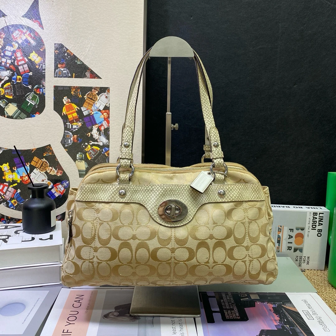 95新 COACH/蔻驰 22890单肩包33*23