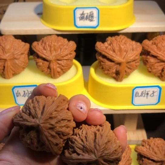 轻***光核桃手串/手链南疆三棱