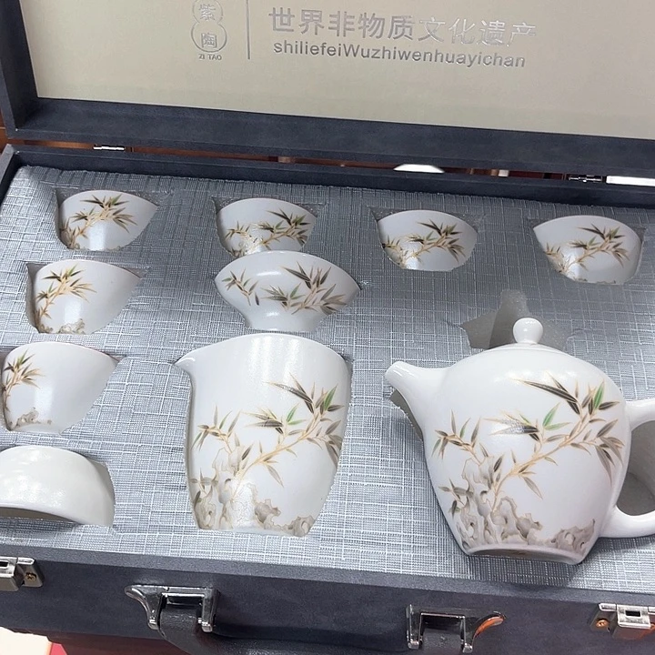 孤品茶具套装等。