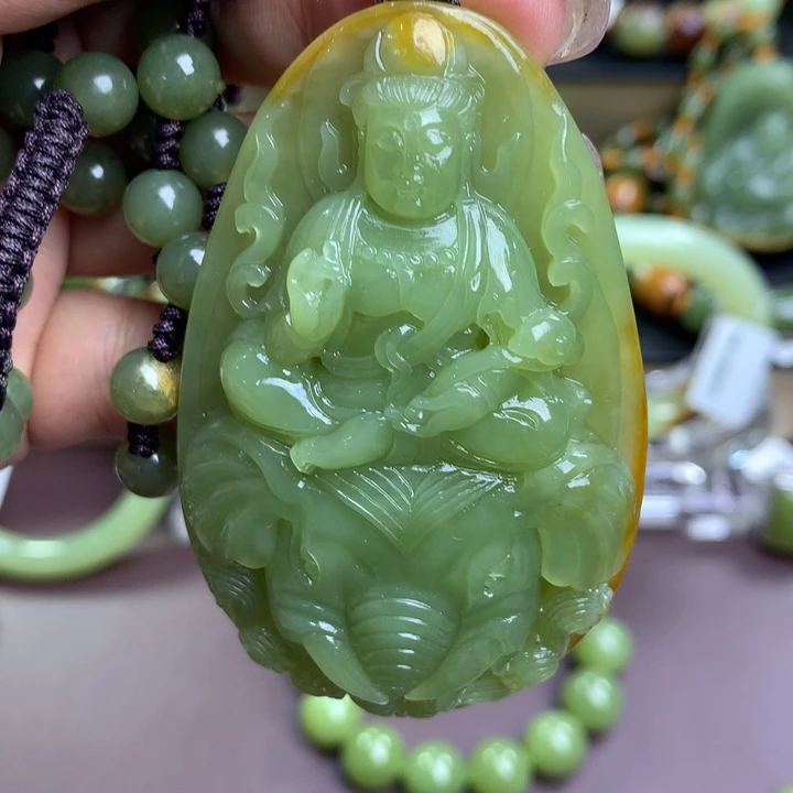吊坠(赠链)未镶嵌透闪石质玉