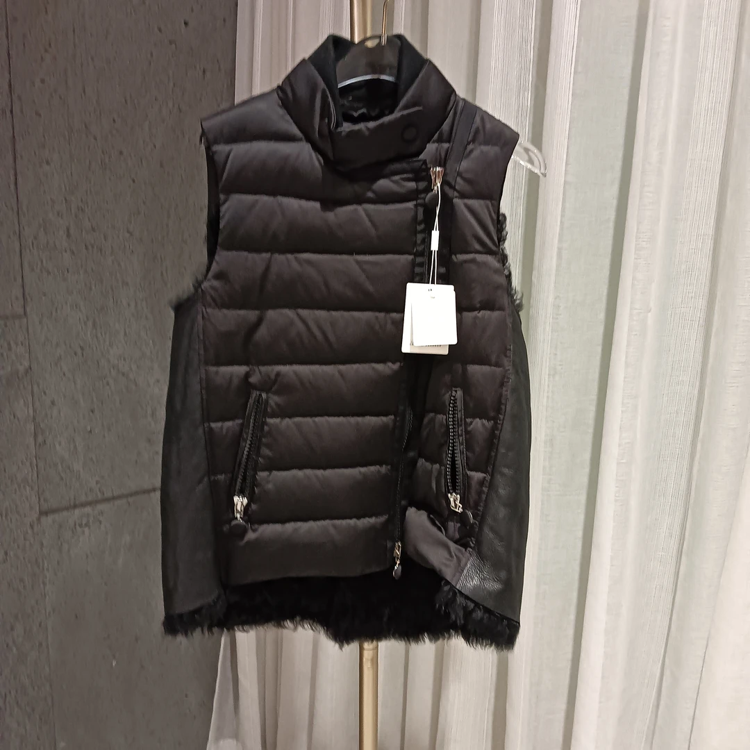 M3999 特！版衣 黑色无袖背心皮毛一体皮衣   款号YP9396