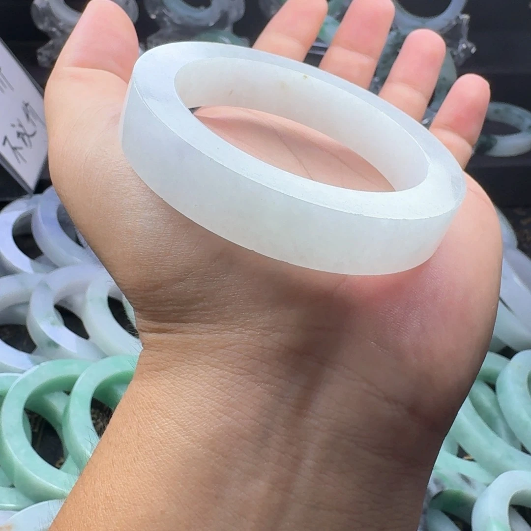 未镶嵌手镯定制翡翠白冰白月光