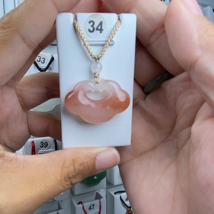 如***夏颈饰未镶嵌石英质玉