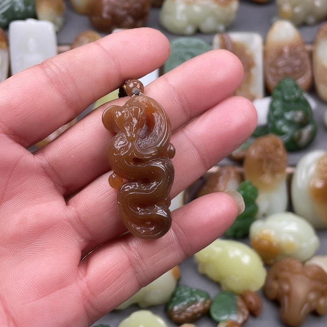 和田玉未镶嵌颈饰