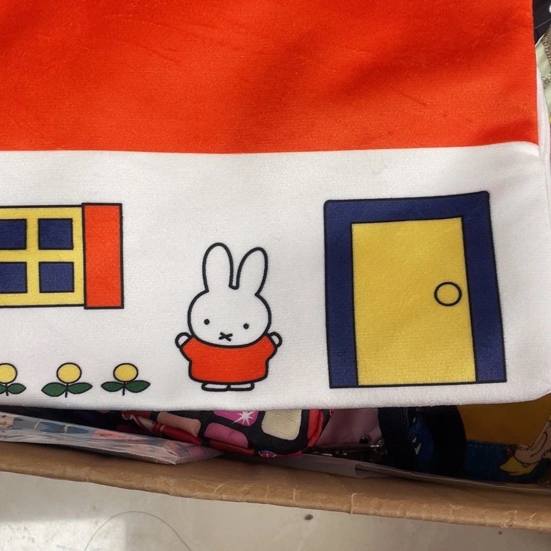 走***学化妆包等各种产品