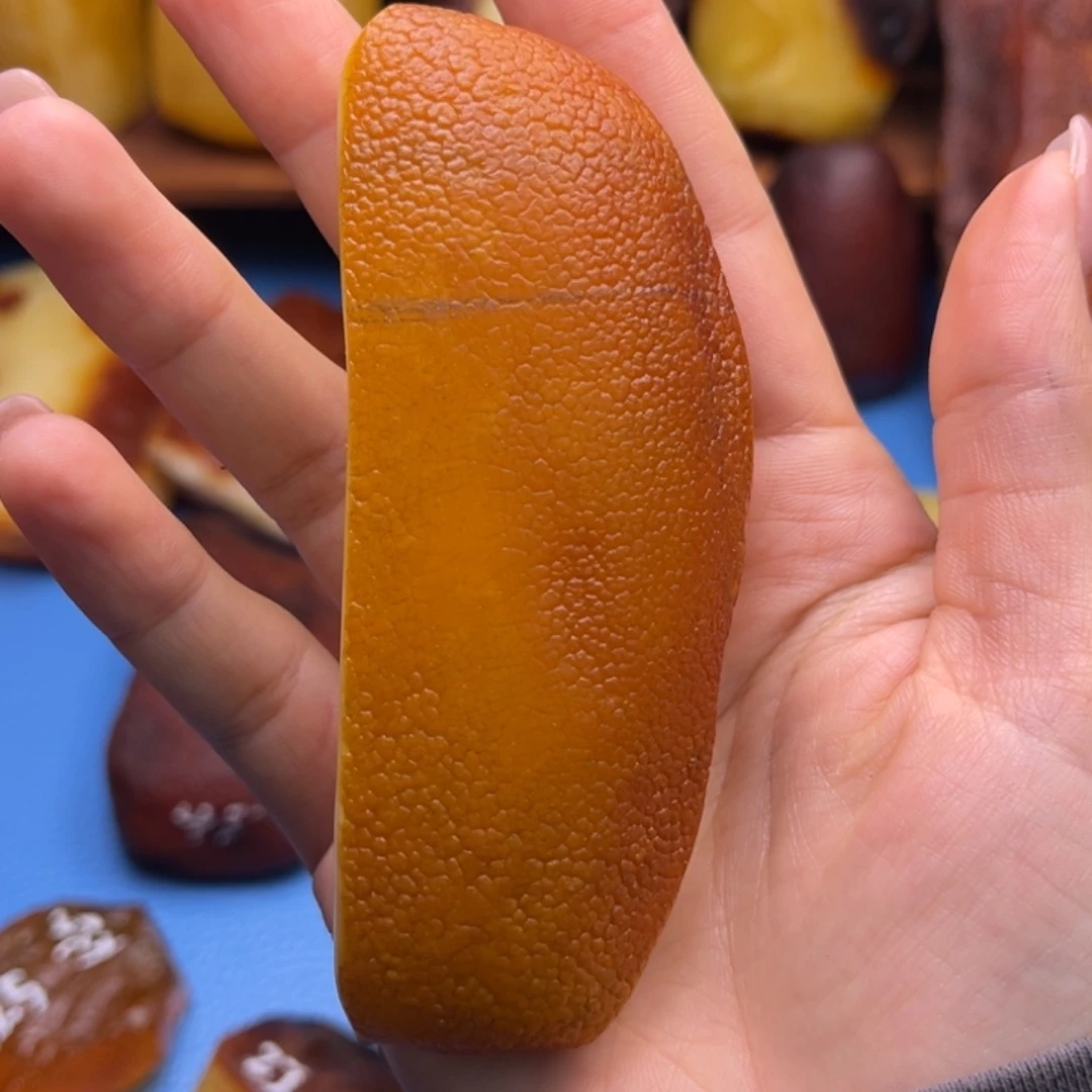 定制蜜蜡未镶嵌成*