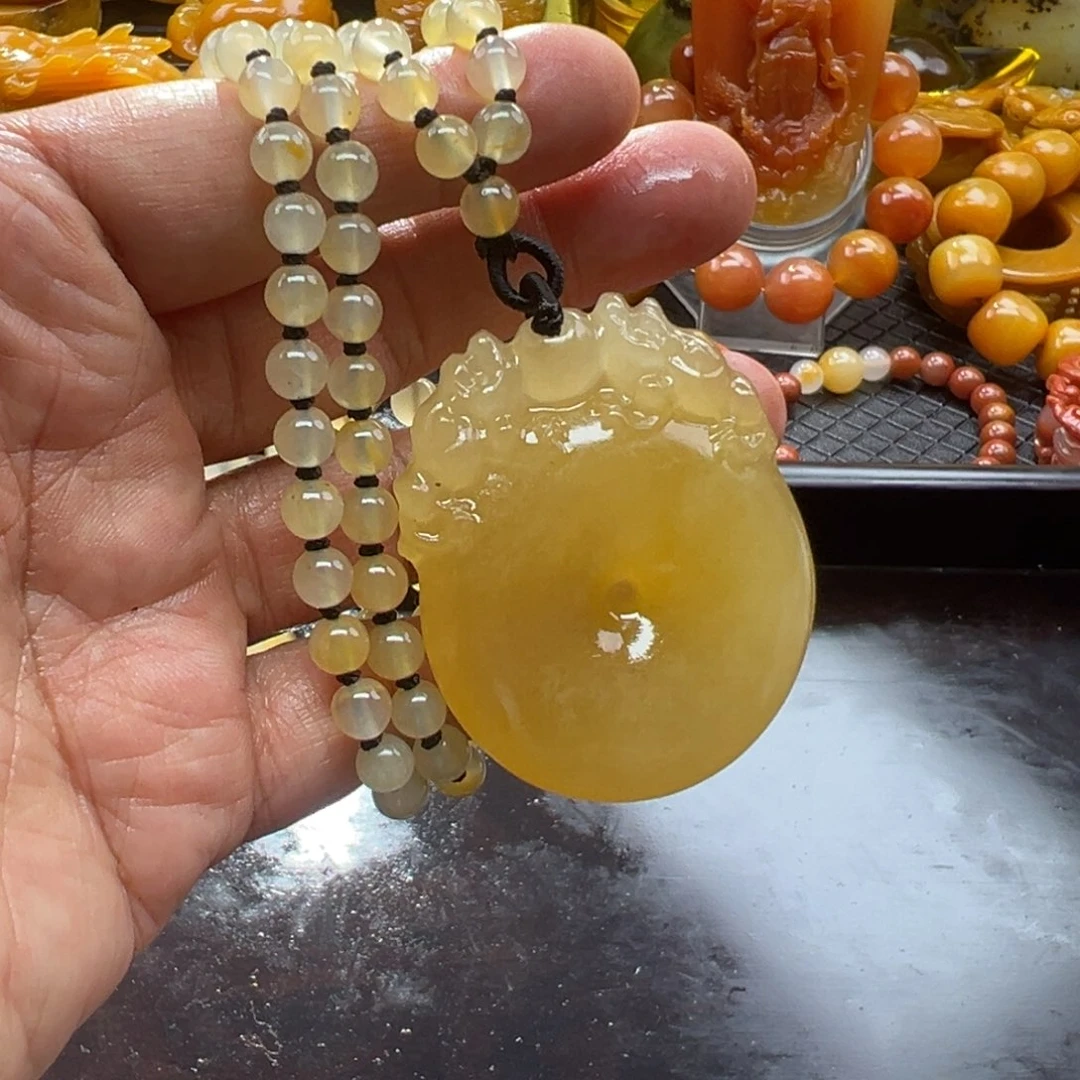 石英质玉未镶嵌颈饰
