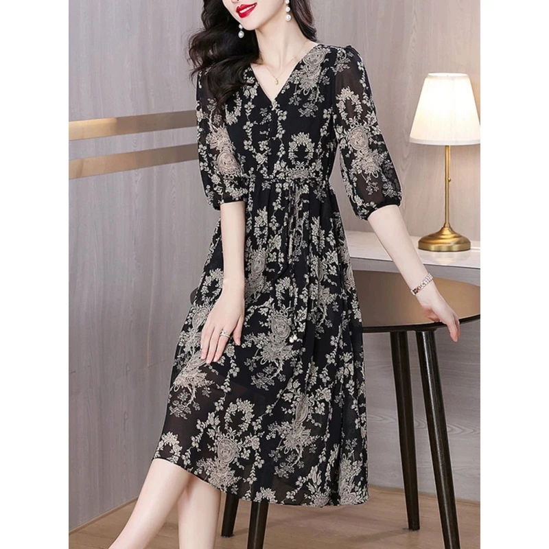 （运费补贴）2025新款黑底碎花中袖女装连衣裙夏季高档洋气修身显