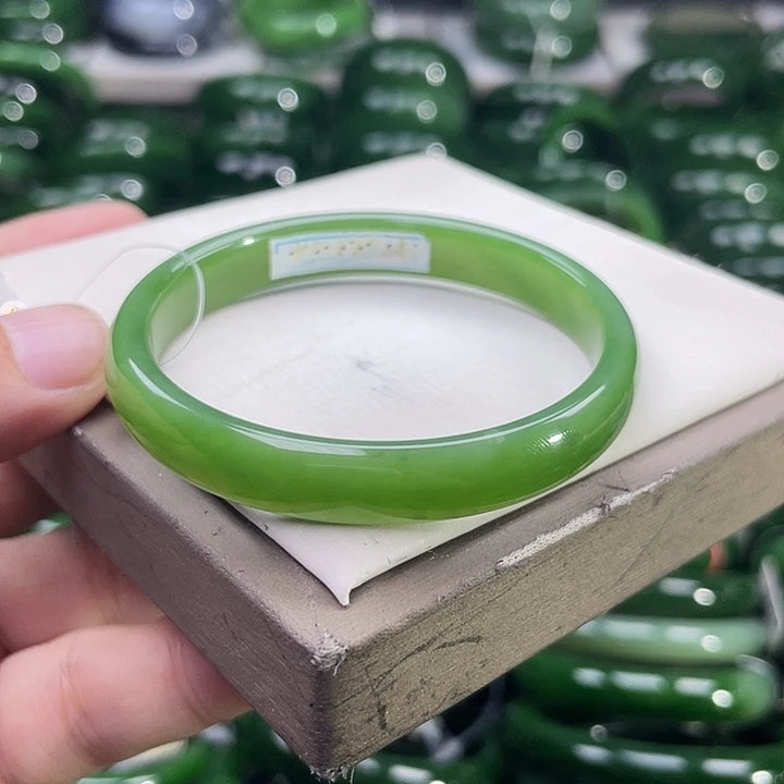 未镶嵌手镯和田玉（碧玉）