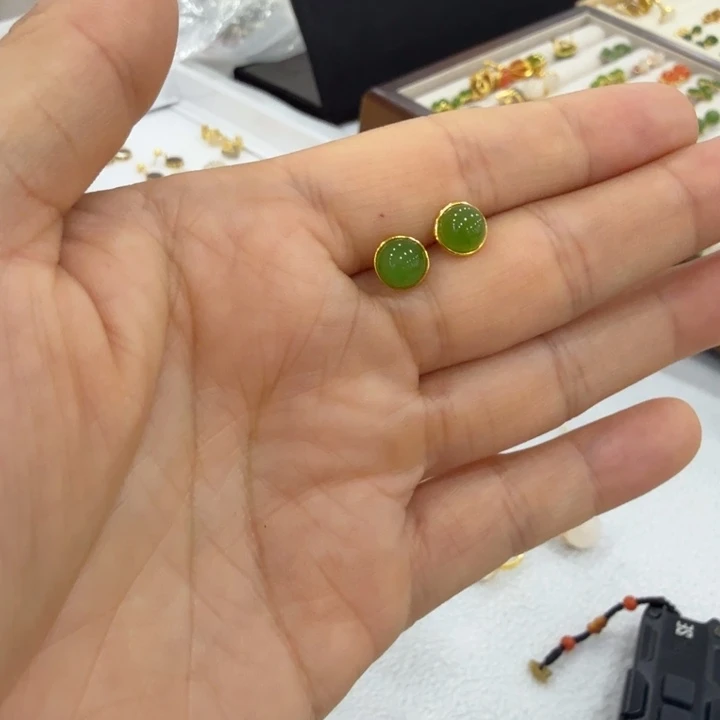 手链未镶嵌和田玉（碧玉）?***