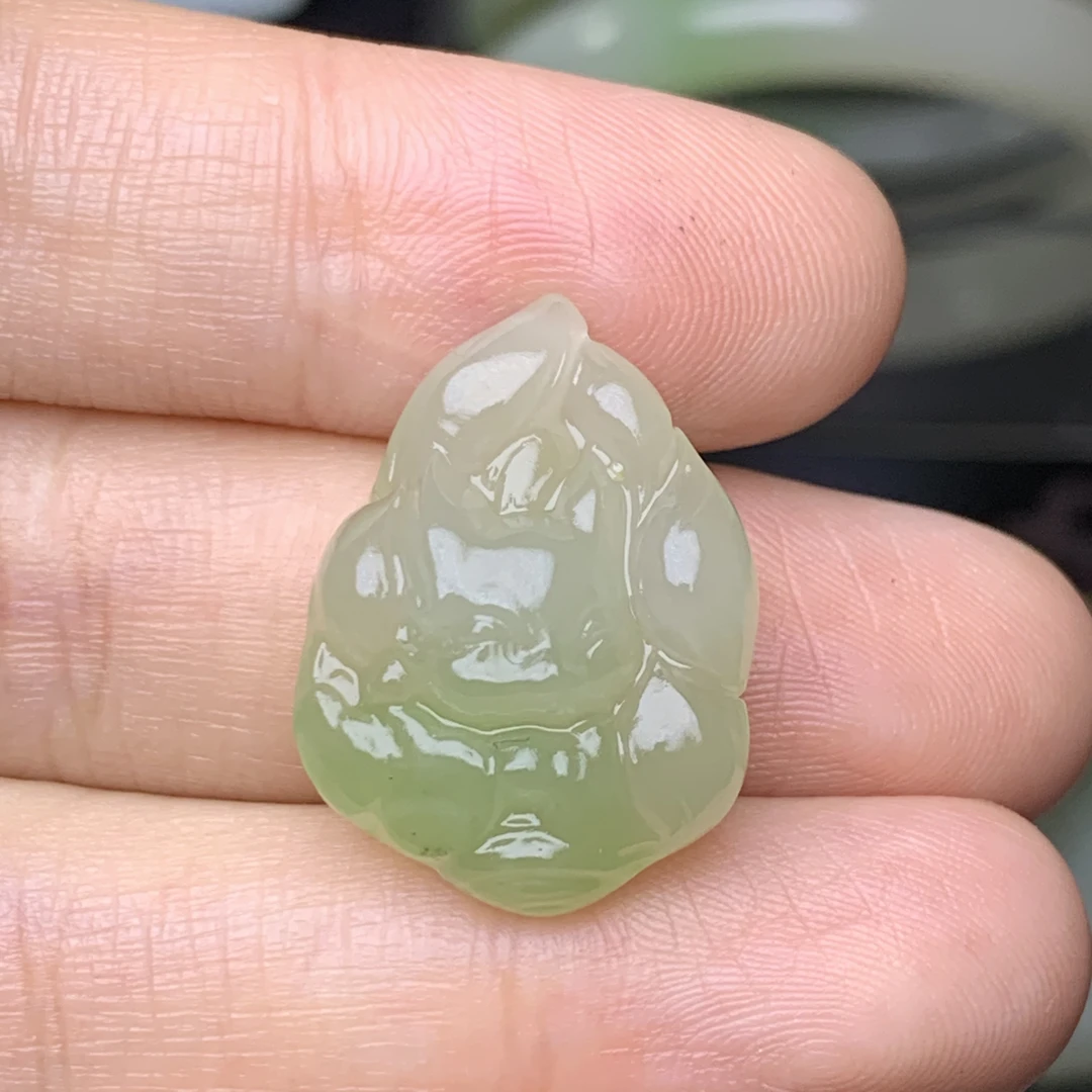 和田玉翠青九尾狐吊坠