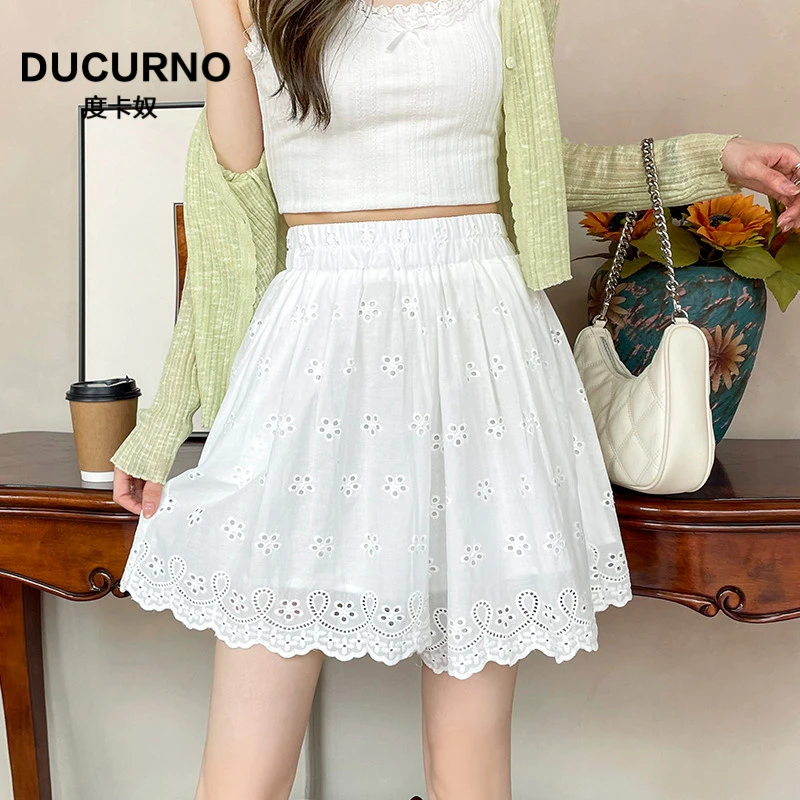 白色休闲高腰短裤女秋季薄款镂空花边2025新款宽松显瘦阔腿热裤