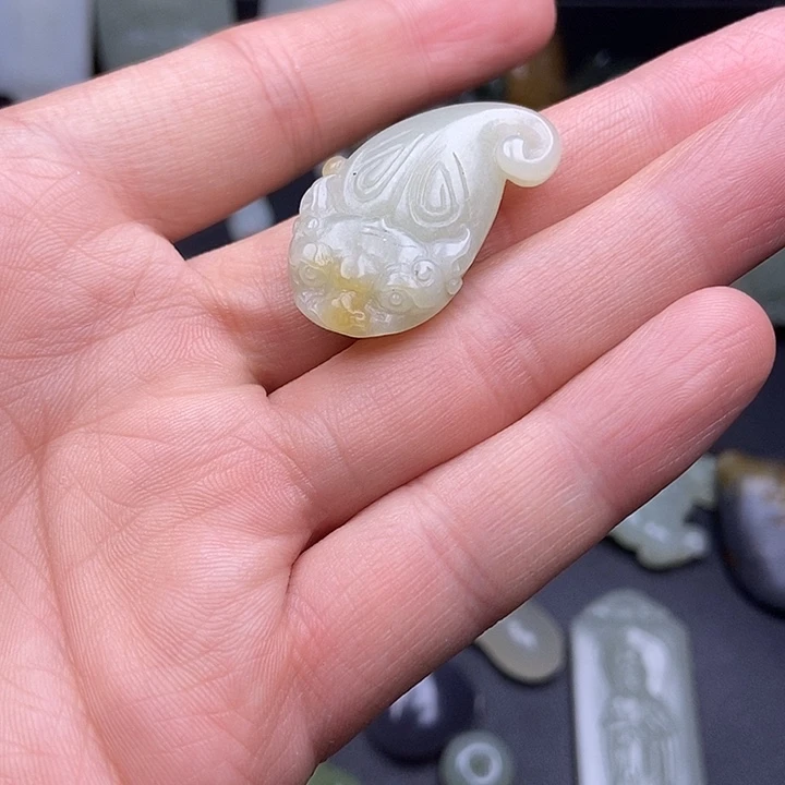 未镶嵌和田玉挂件