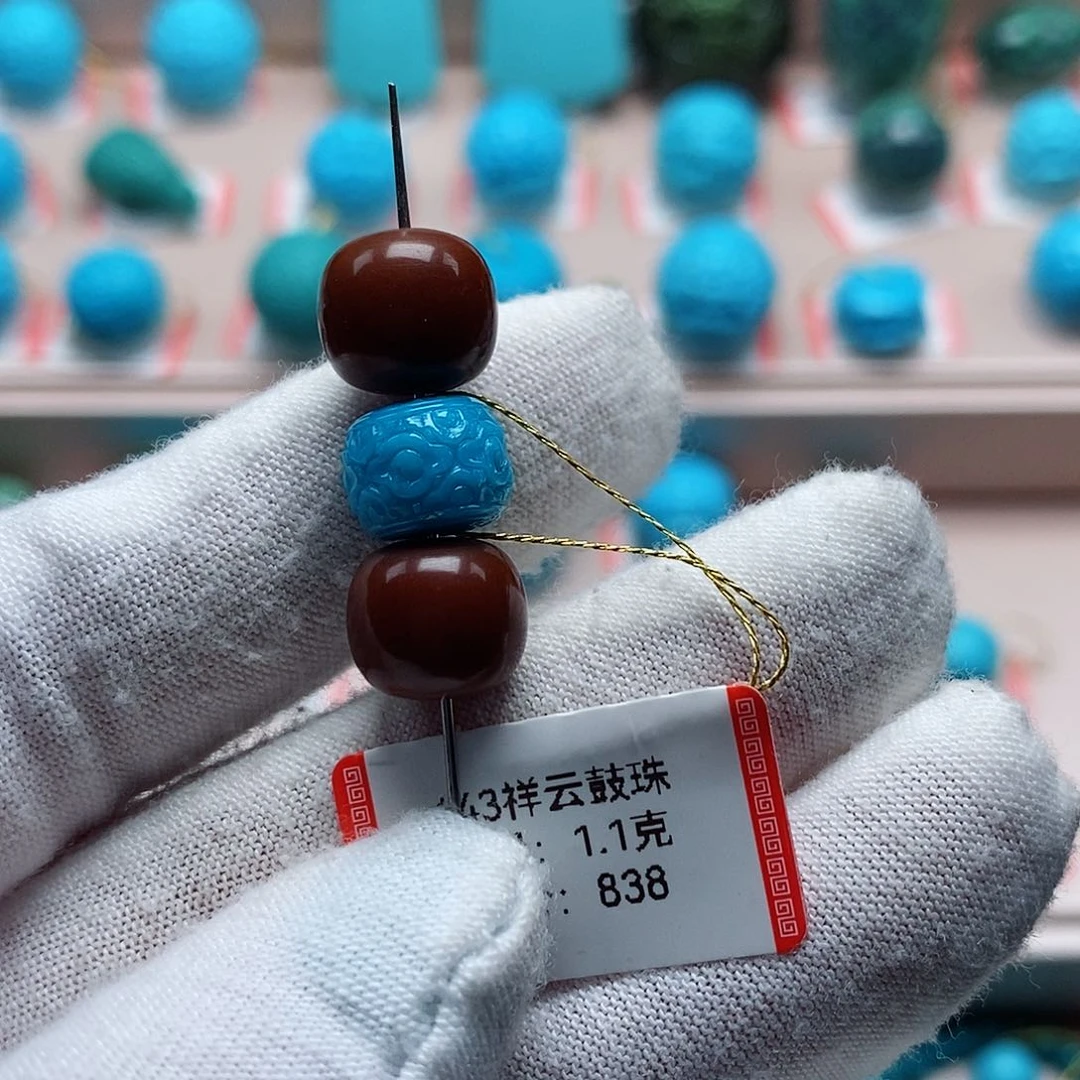 绿松石未镶嵌颈饰