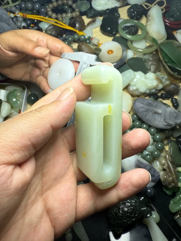 和田玉且么料皮带扣带皮带色漂亮大气