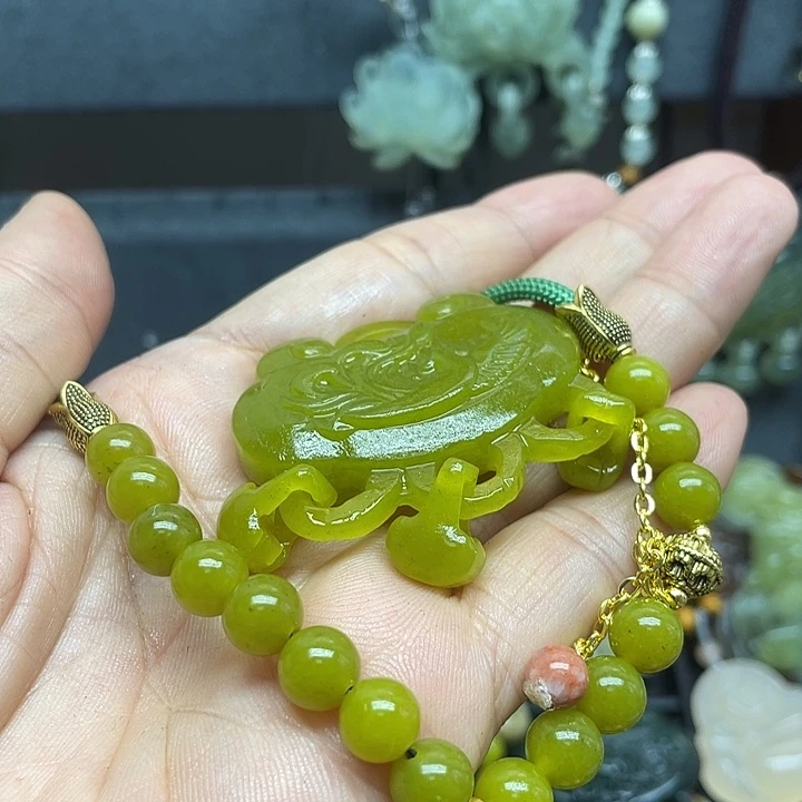 未镶嵌岫玉吊坠媚*