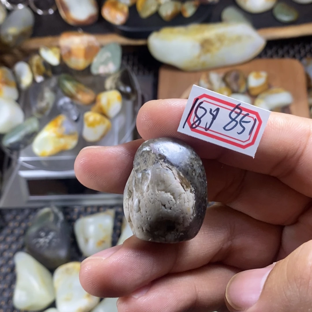 和田玉（糖玉）未镶嵌挂件