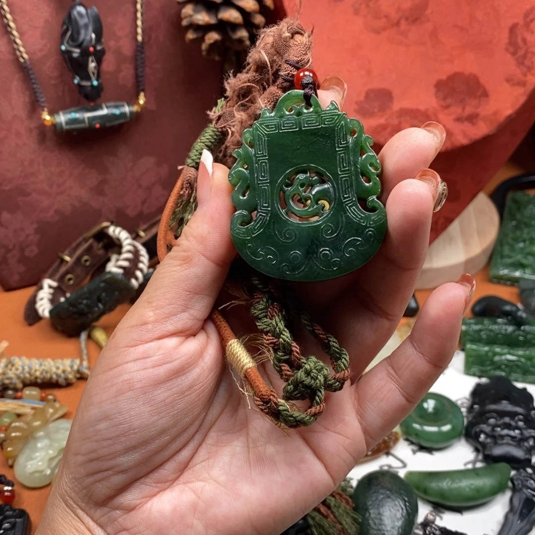 和田玉未镶嵌颈饰