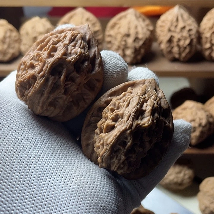 吊坠文玩核桃大红袍狮子头40