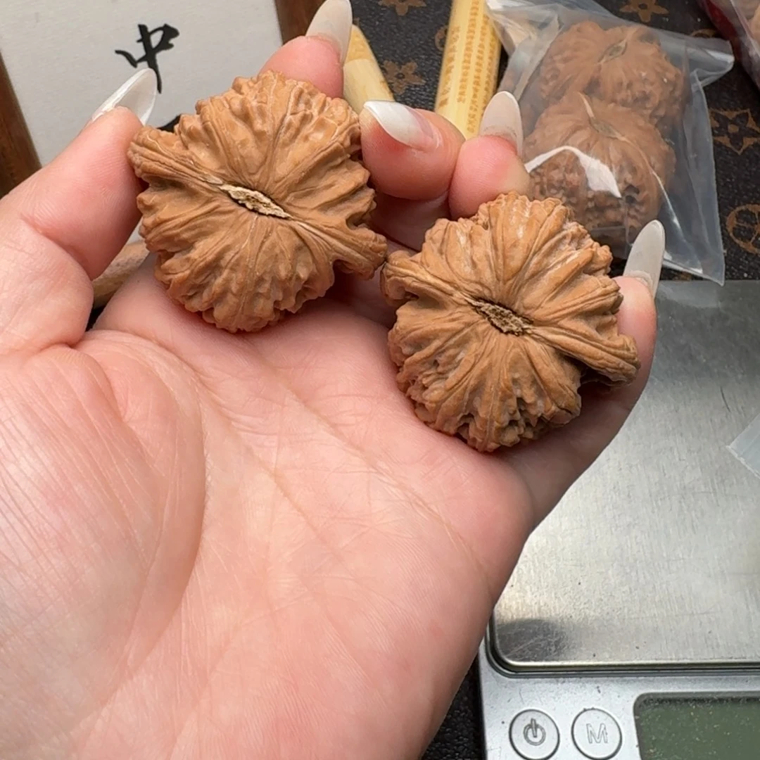 文玩核桃把件43白G257