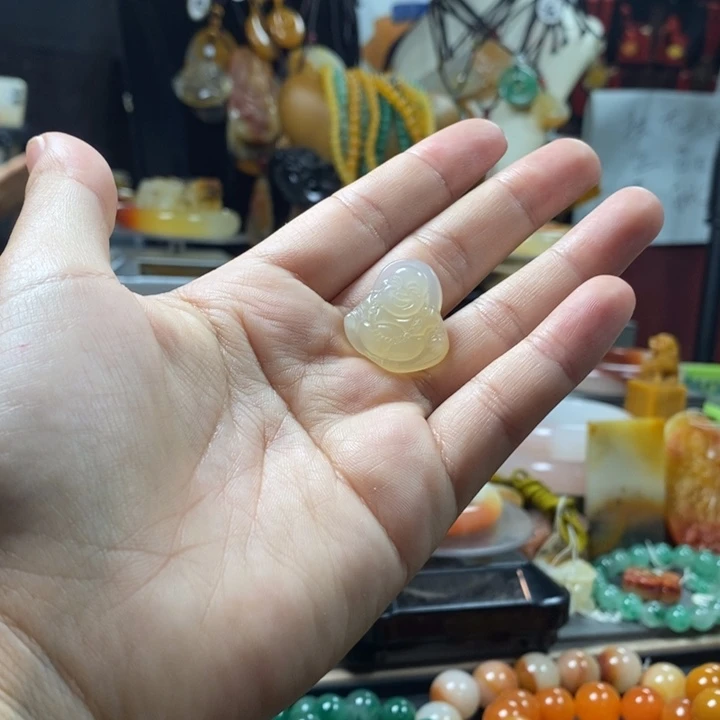 未镶嵌石英质玉（黄龙玉）手镯