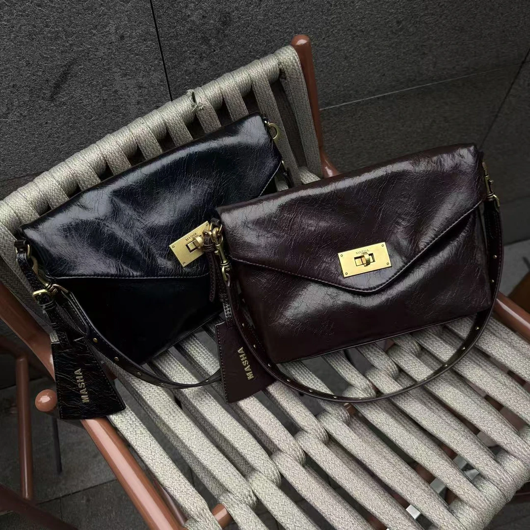 2025新款玛莎油蜡皮520慵懒风锁扣翻盖大容量轻便单肩腋下斜跨包
