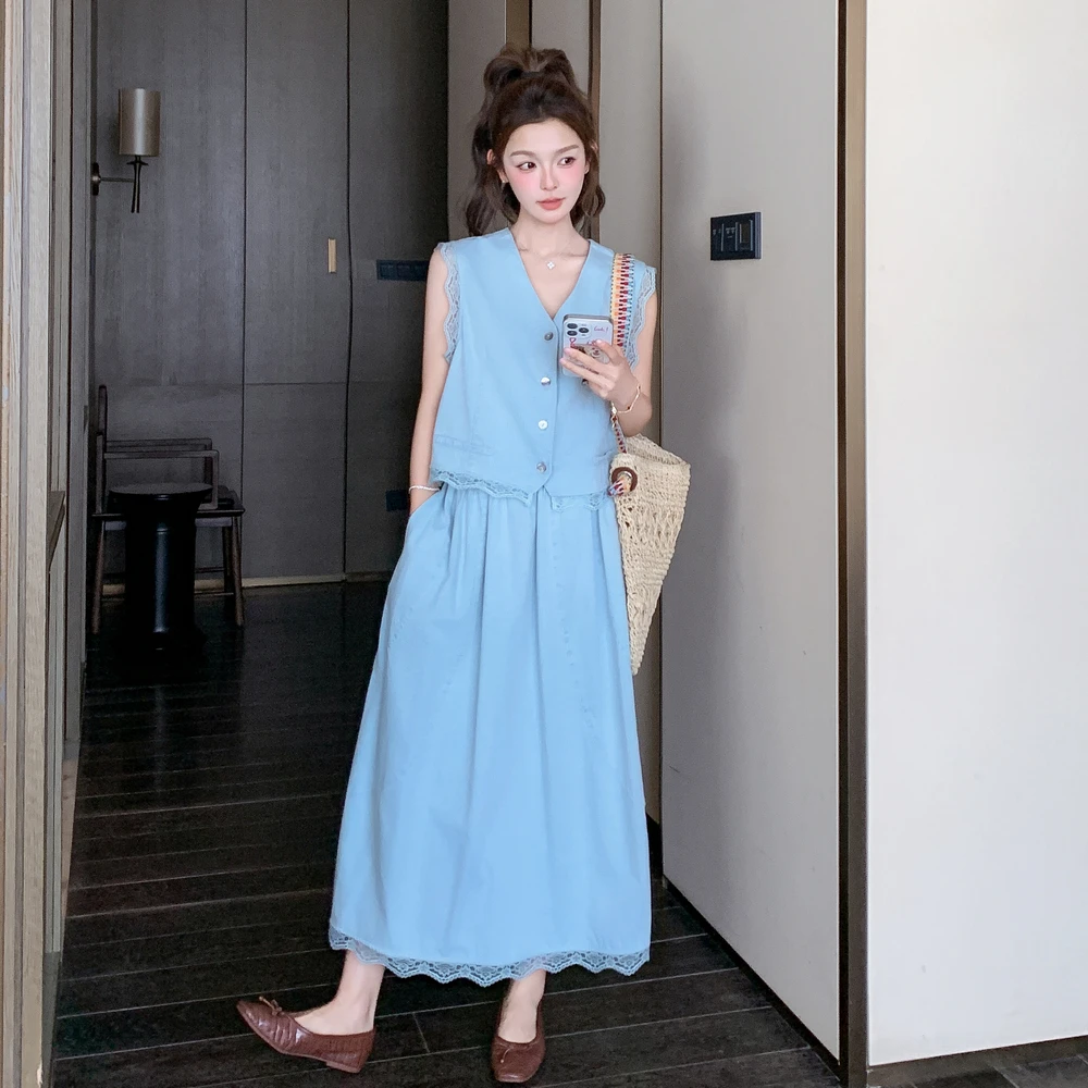 蓝色盐甜系穿搭减龄无袖上衣套装女夏季新款显瘦气质半身裙两件套