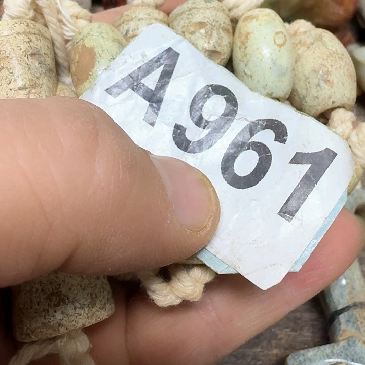 蛇纹石玉颈饰未镶嵌玉*老