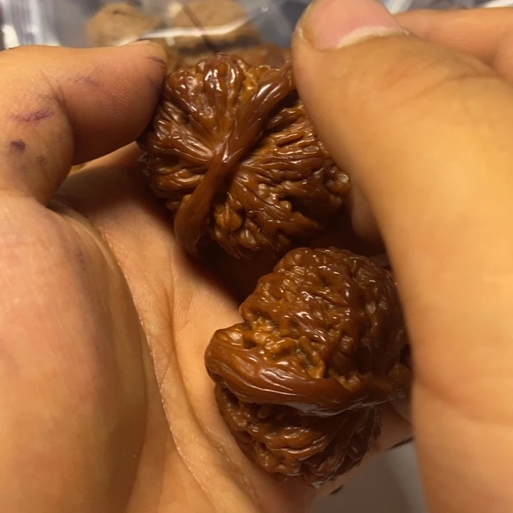 ****ω核桃楼盘文玩核桃