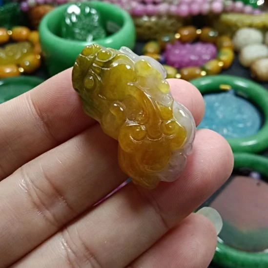 翡翠未镶嵌挂件翡翠
