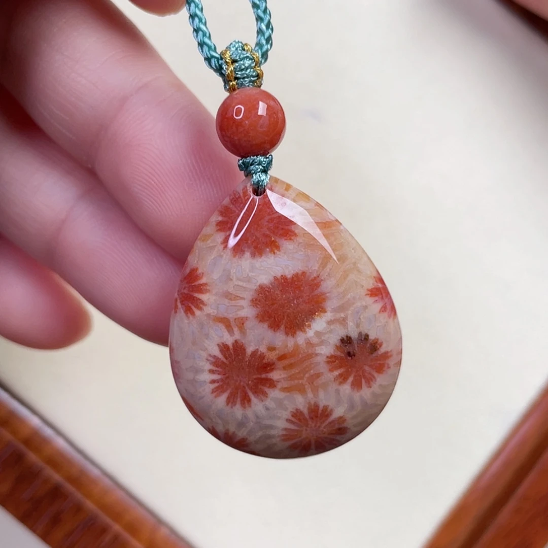 【闪购商品】硅化玉吊坠(赠链)未镶嵌