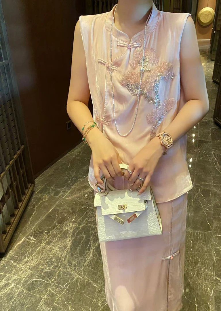 丝绒迎客松定制串珠立领斜襟马甲