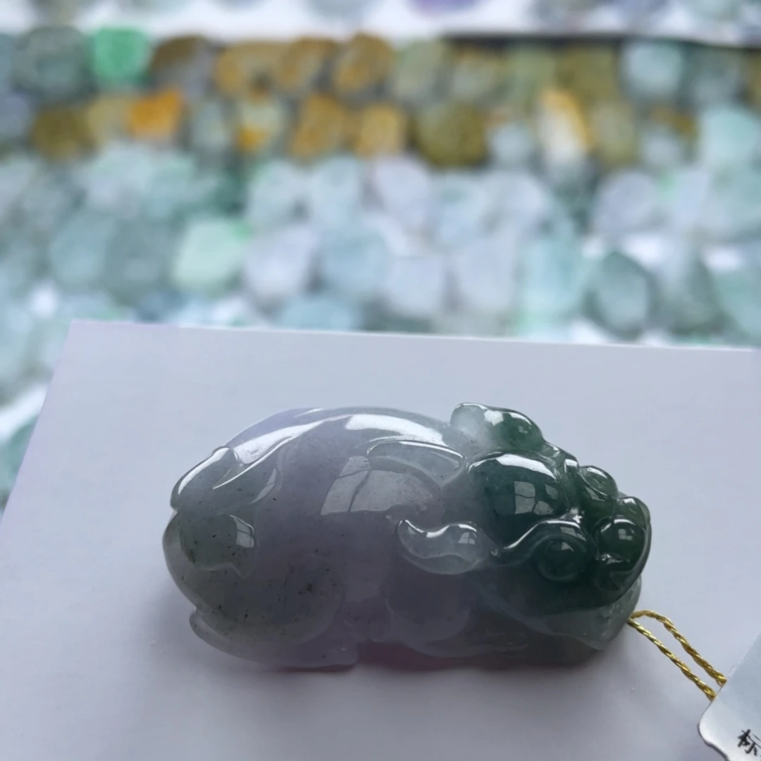 翡翠未镶嵌颈饰貔貅