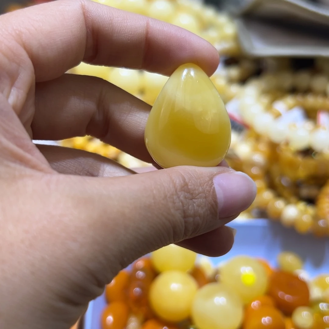 琥珀珠宝奇石未镶嵌