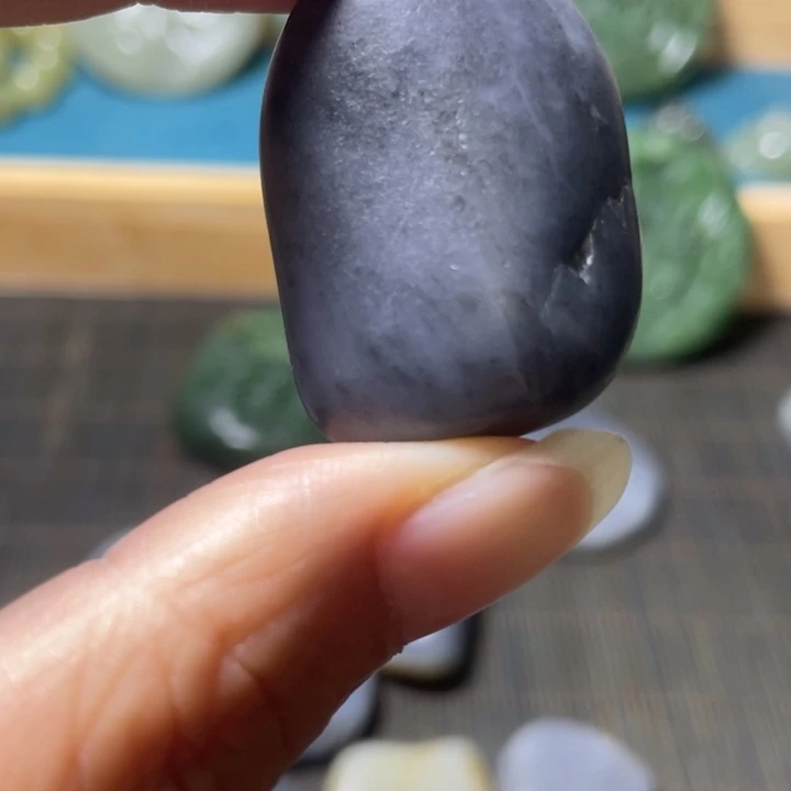 人***程和田玉未镶嵌颈饰