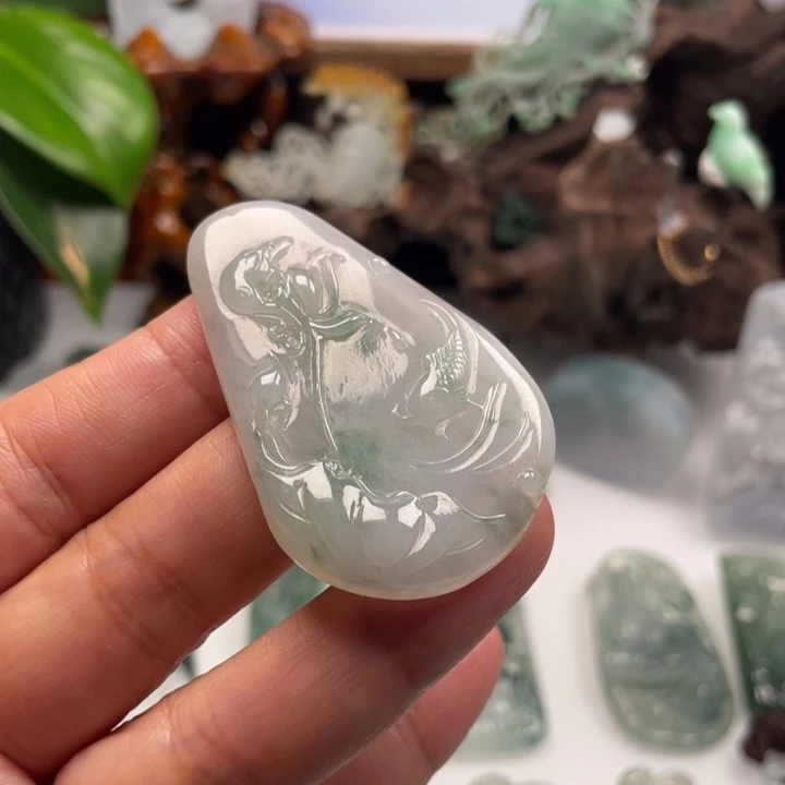 翡翠未镶嵌颈饰玉