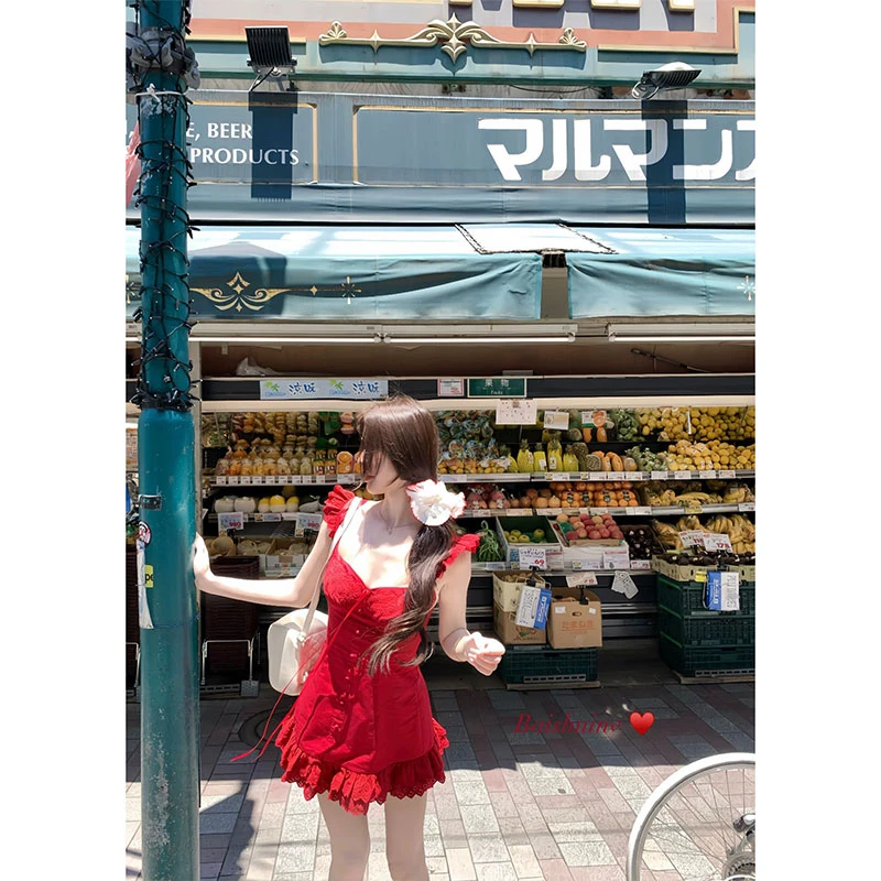 法式重工浪漫气质吊带连衣裙女夏季2025新款穿搭红色度假短裙子