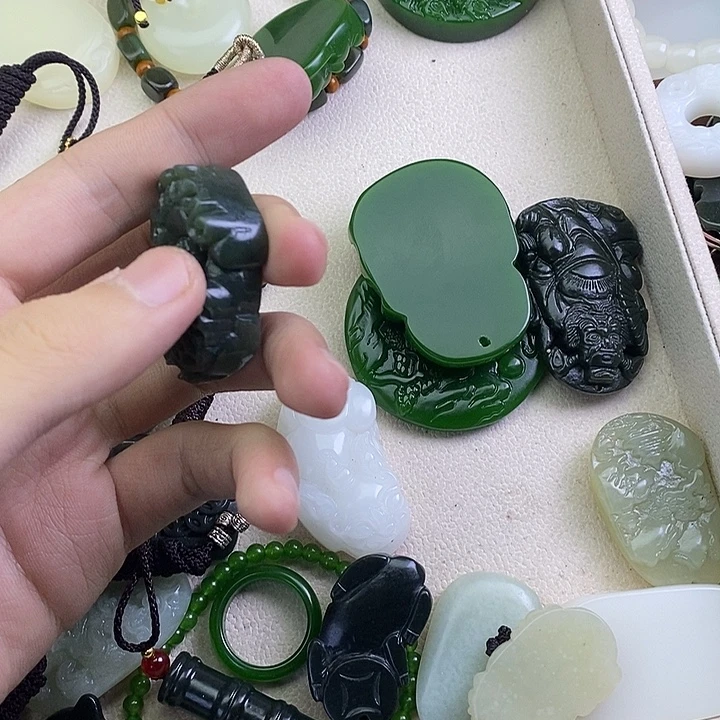 和田玉（糖玉）未镶嵌手镯