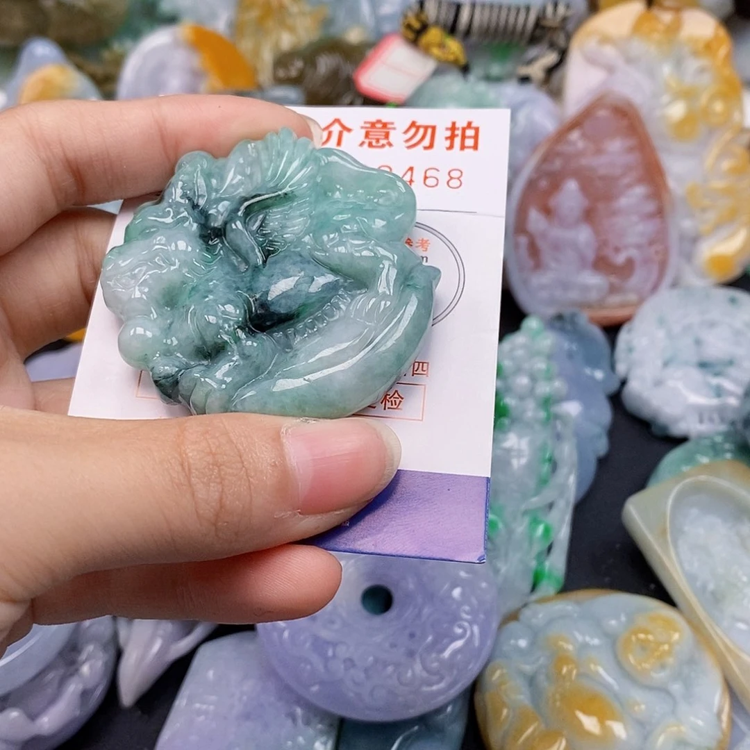 吊坠(不含链)未镶嵌翡翠