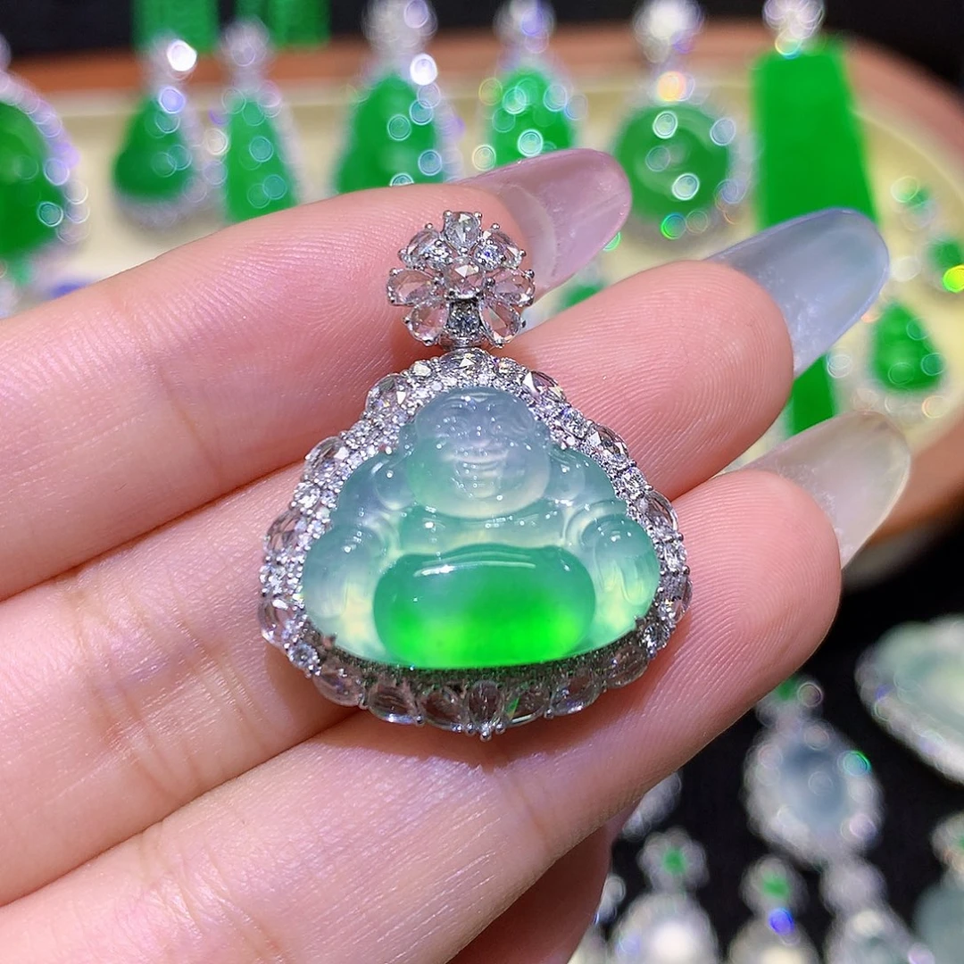 翡翠18K金镶嵌颈饰高冰