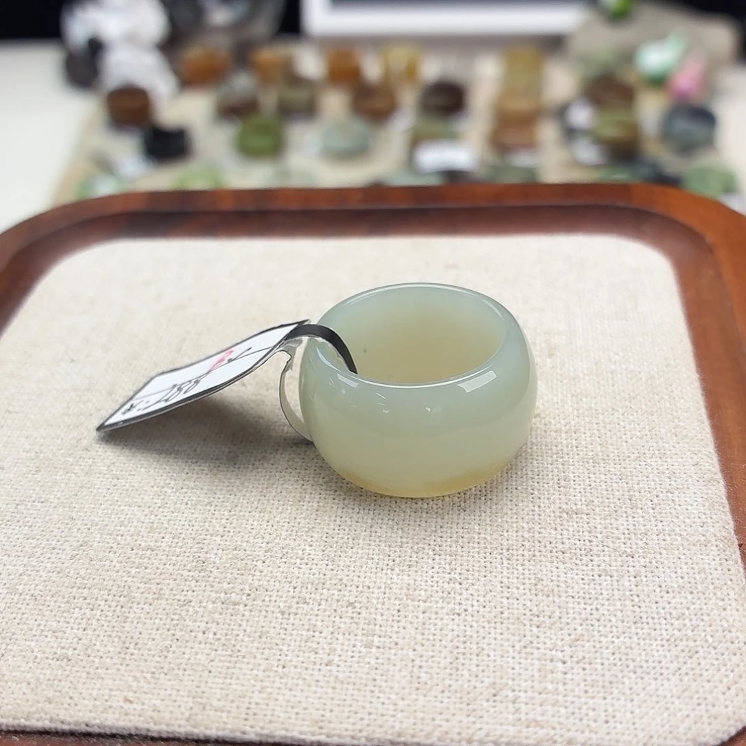 未镶嵌戒圈和田玉F56飘糖墩墩18.0不退换