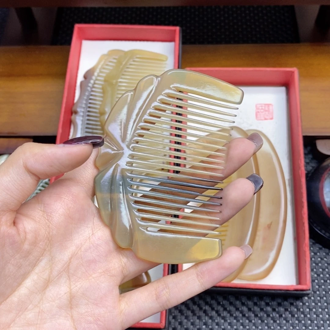 纯手工制作纯牛角梳子