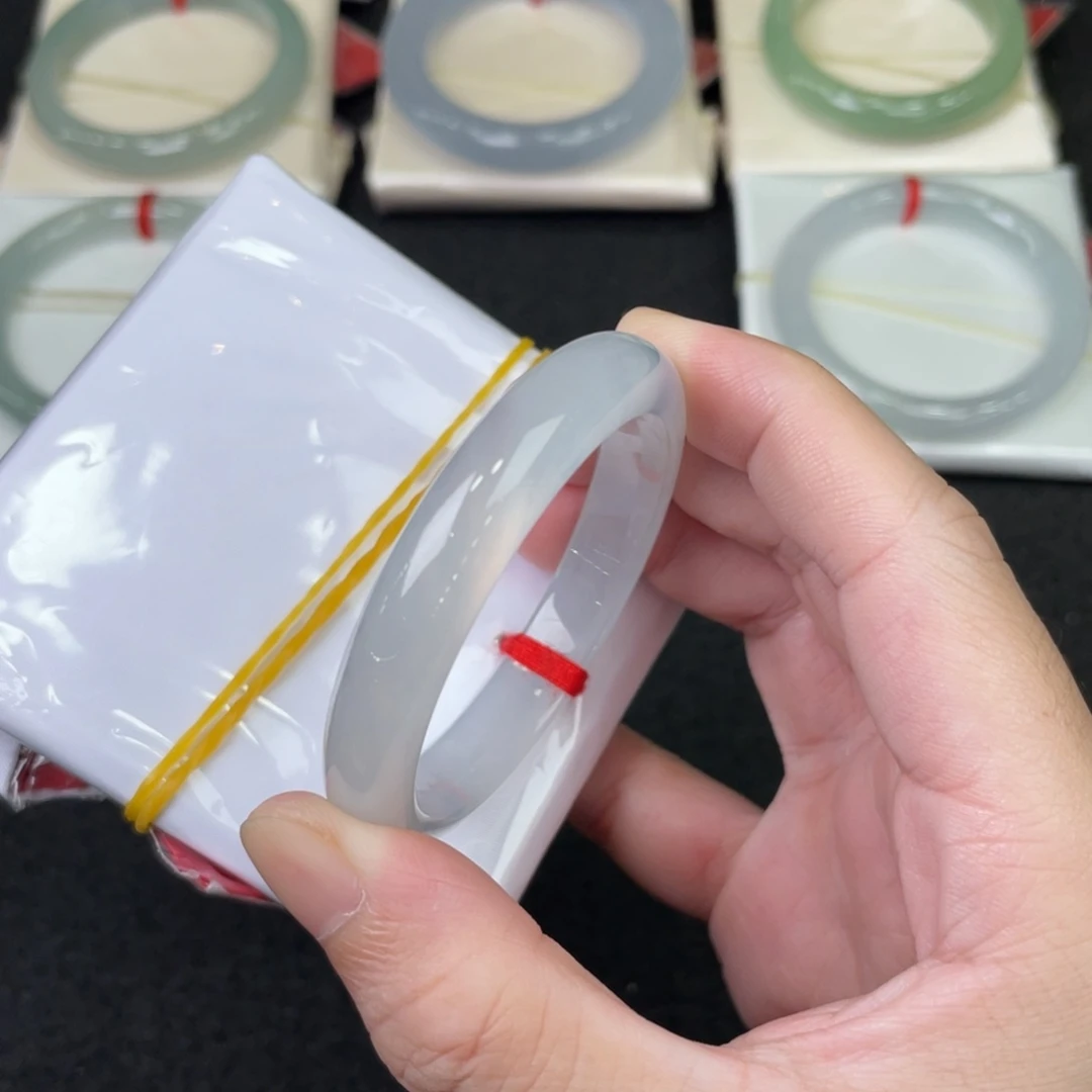 翡翠手镯未镶嵌53.3贵妃