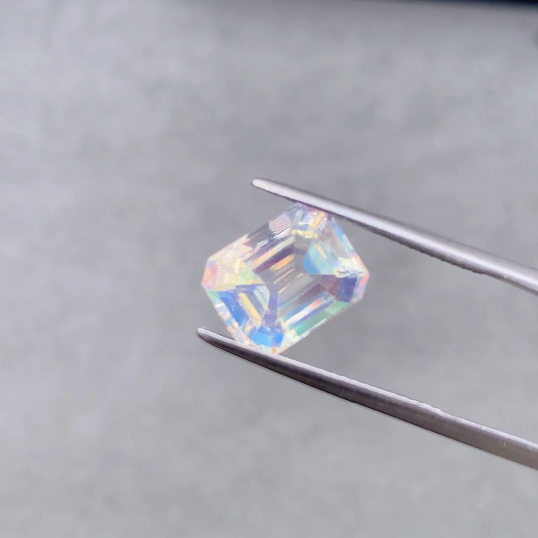 月光石裸石4.75克拉彩虹月光