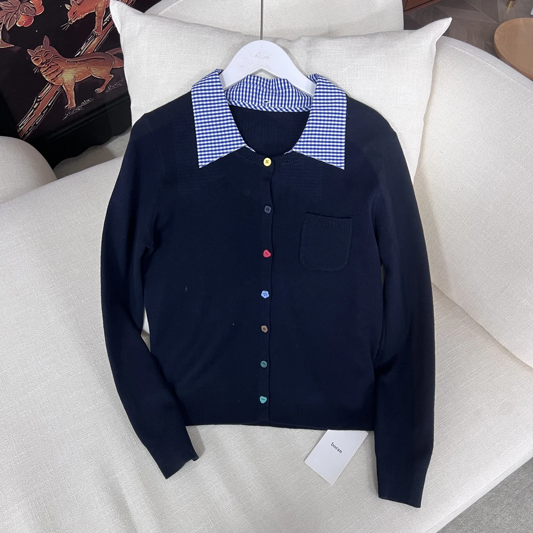 假两件彩扣翻领针织毛衣  J393