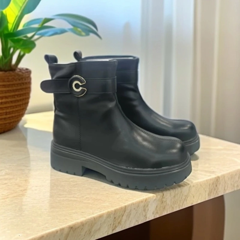 A72【新疆包邮】马丁靴女新款秋冬平底英伦风爆款早秋洋气黑色短靴