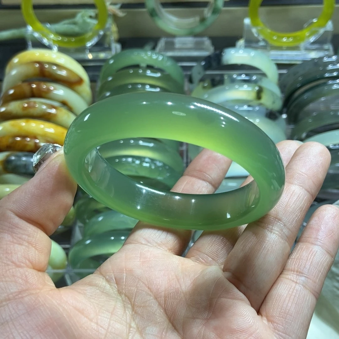 蛇纹石玉手镯未镶嵌?****a60