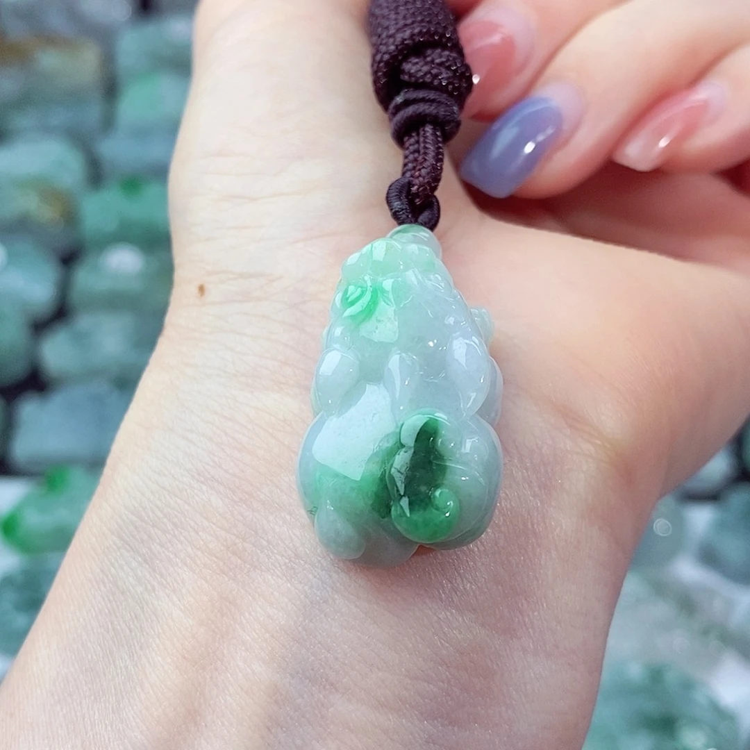 颈饰未镶嵌翡翠天然