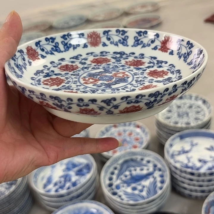 瓷片釉里红缠枝莲大胡乘景德镇